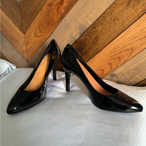 BCBGeneration Black Heel’s Sz 7B - Picture 4 of 16